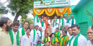 NAVALGUND FARMERS’ MARTYRS’ DAY IN KARNATABALAM AJEYAM